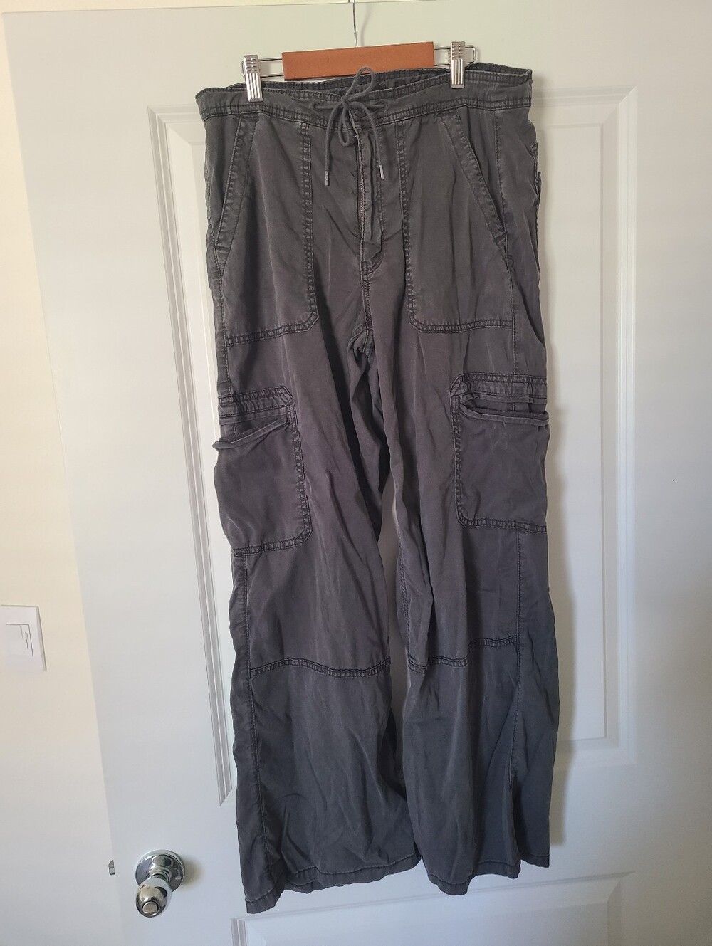American Eagle Outfitters Cargo Pants with Drawstring Waist